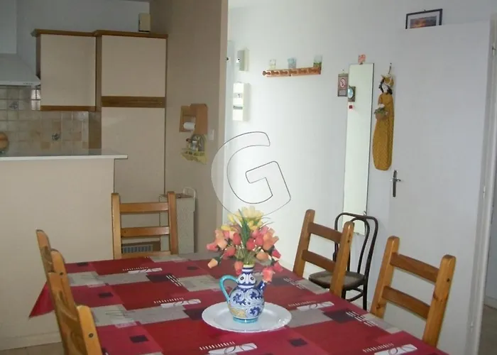 Holiday home Maison Cosy Proche Avec Jardin, Pour 4 Pers, - Fr-1-194-369 *